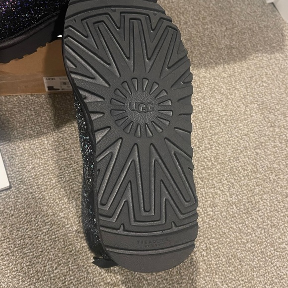 UGG Winter mini boots - Picture 12 of 12